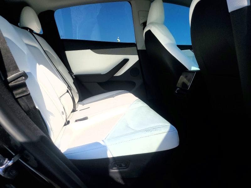 2026 TESLA MODEL Y 11