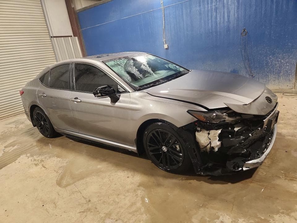 2025 TOYOTA CAMRY SE 4
