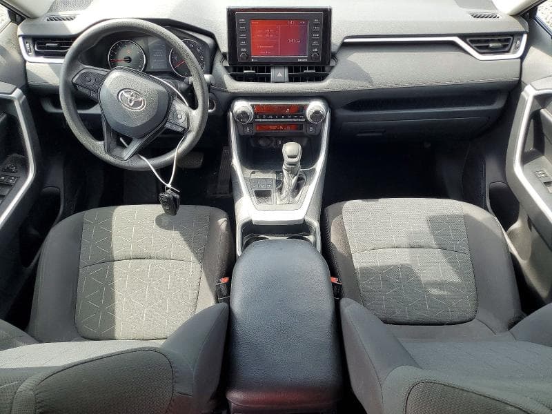 2020 TOYOTA RAV4 XLE 8