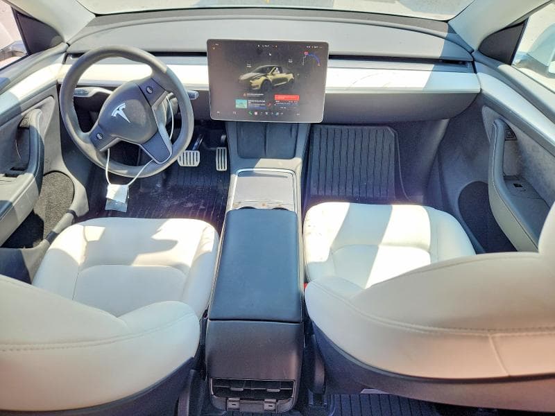 2024 TESLA MODEL Y 8