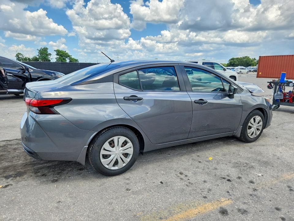 2021 NISSAN VERSA S 3