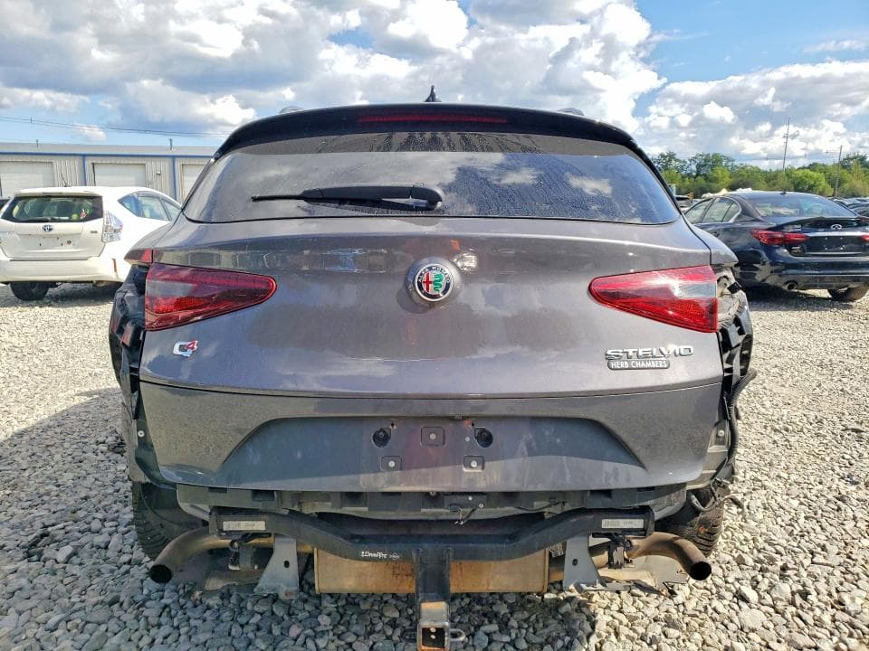 2018 ALFA ROMEO STELVIO TI SPORT 6