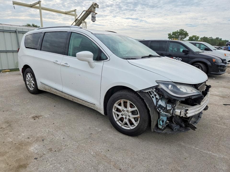 2020 CHRYSLER PACIFICA TOURING L 4