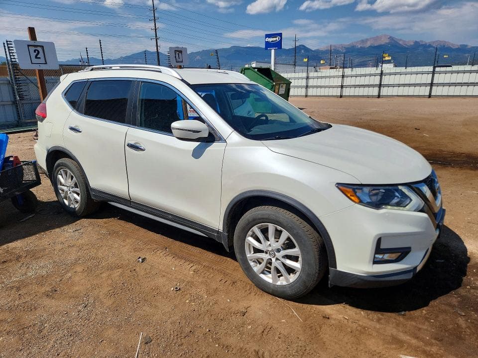 2017 NISSAN ROGUE SV 4