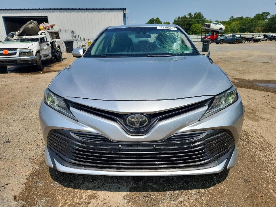 2018 TOYOTA CAMRY LE 5