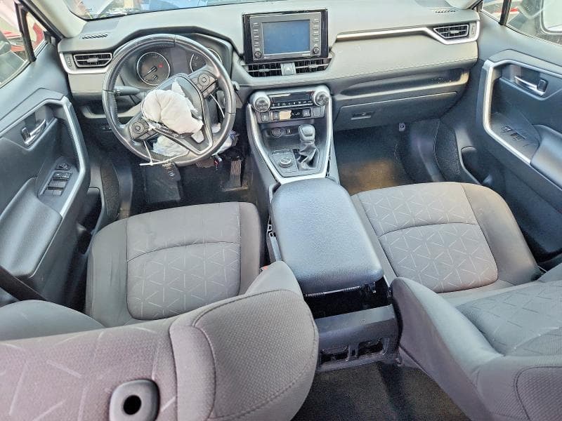 2022 TOYOTA RAV4 XLE 8