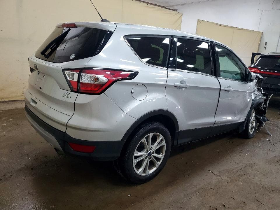 2017 FORD ESCAPE SE 3