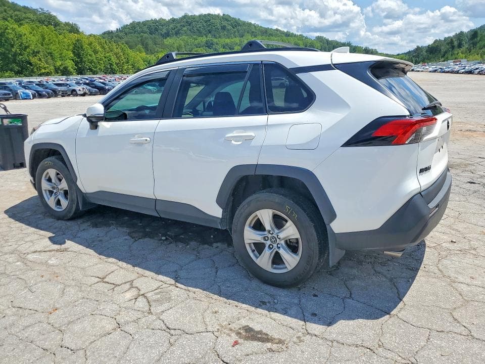 2020 TOYOTA RAV4 XLE 2