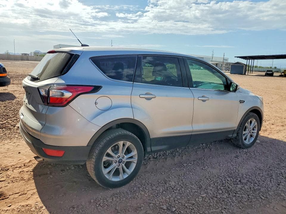 2017 FORD ESCAPE SE 3