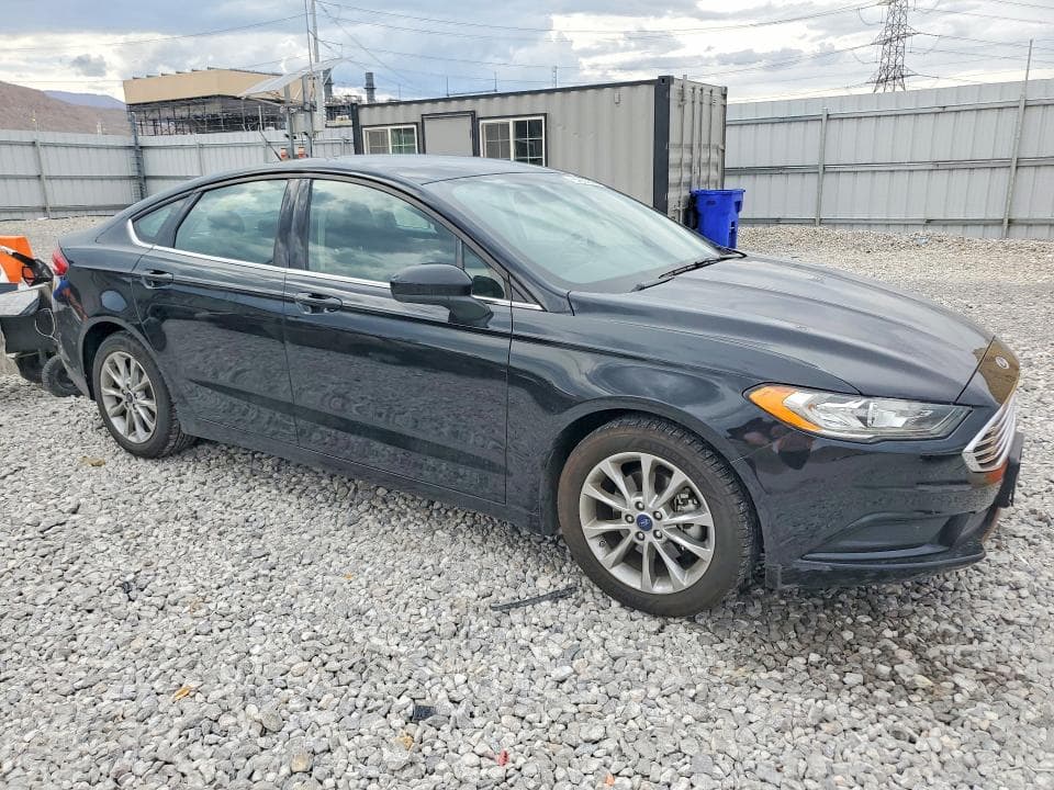 2017 FORD FUSION SE 4