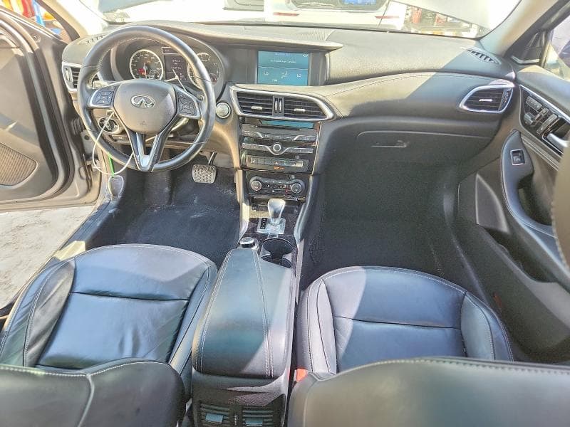 2017 INFINITI QX30 PREMIUM 8
