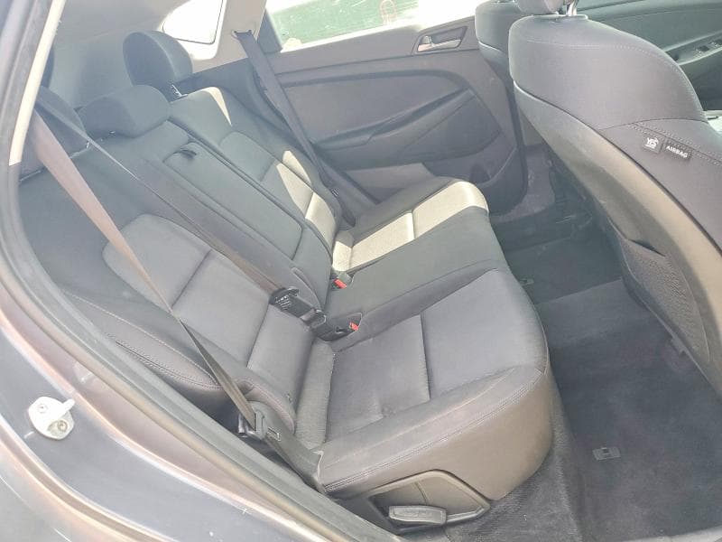2017 HYUNDAI TUCSON SE 11