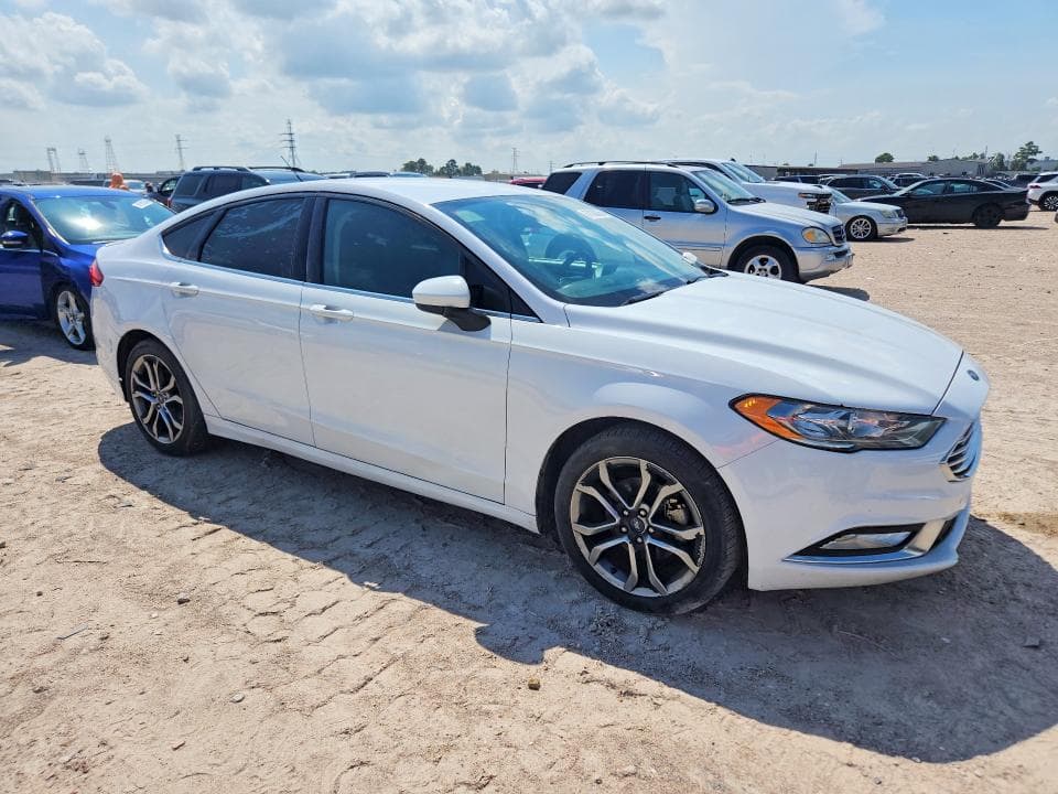 2017 FORD FUSION SE 4