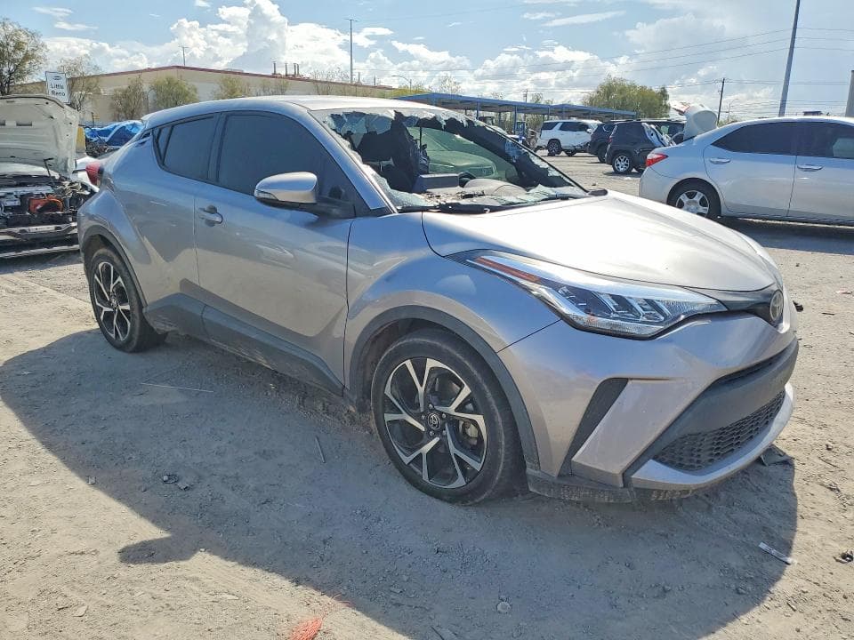 2020 TOYOTA C-HR XLE 4