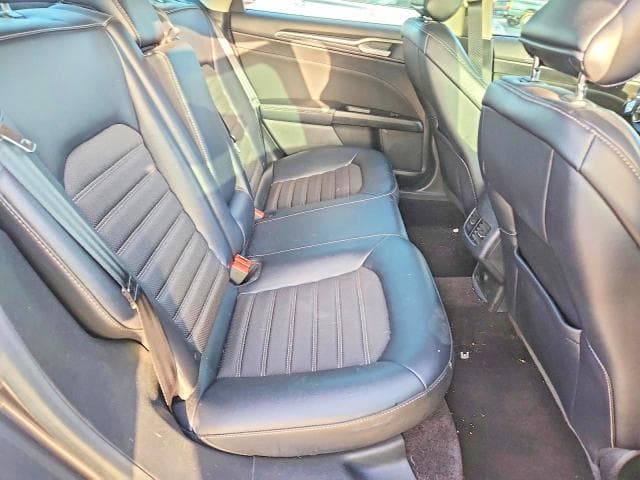 2017 FORD FUSION SE 10