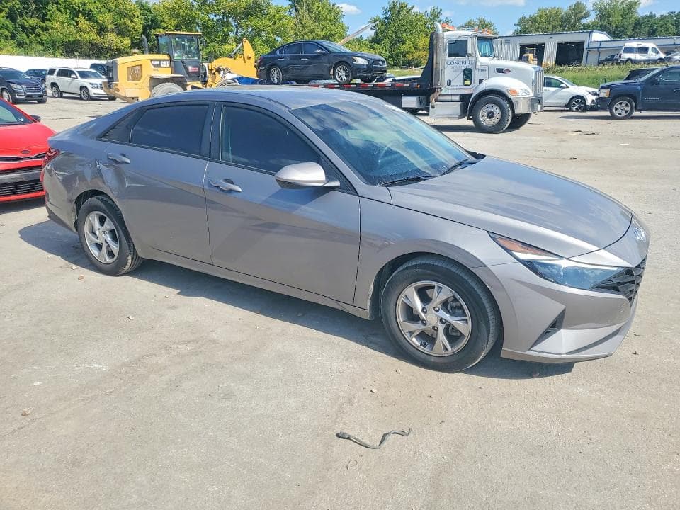 2021 HYUNDAI ELANTRA SE 4