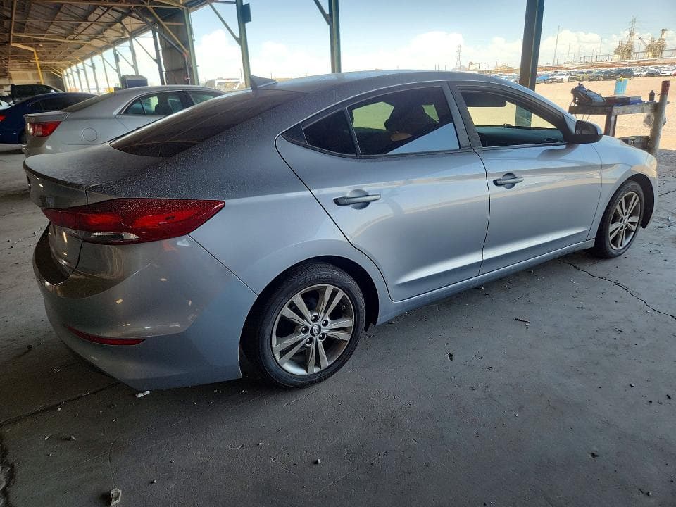 2017 HYUNDAI ELANTRA SE 3
