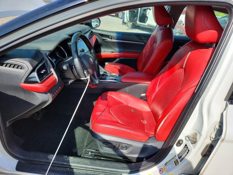 2019 TOYOTA CAMRY XSE 7