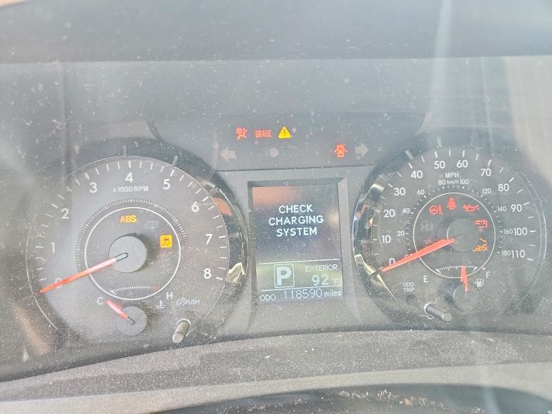 2017 TOYOTA SIENNA LE 9