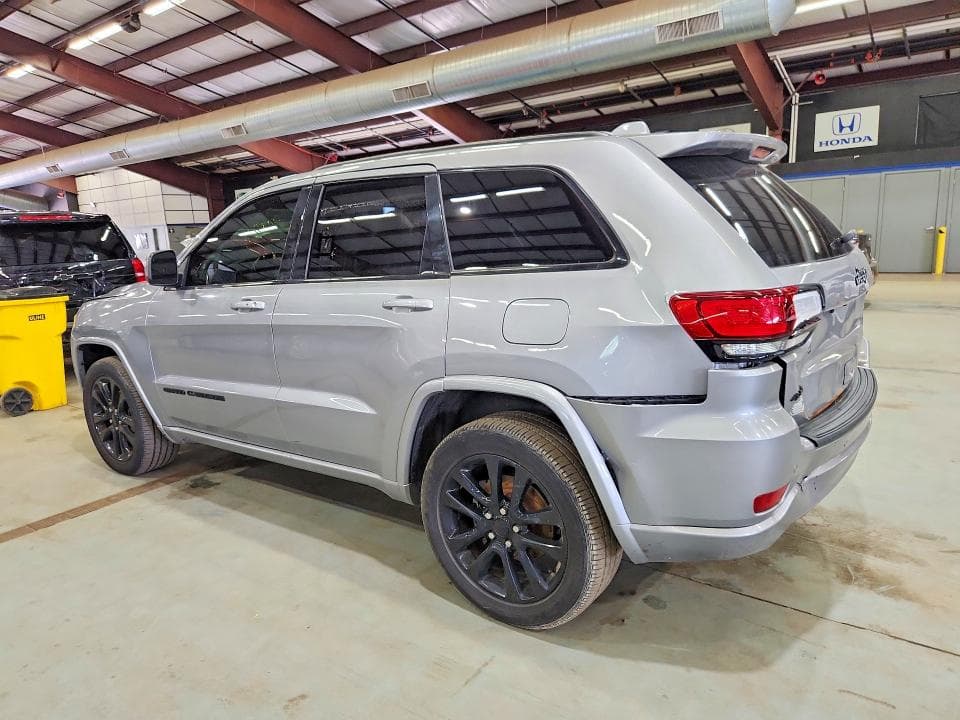 2020 JEEP GRAND CHEROKEE LAREDO 2