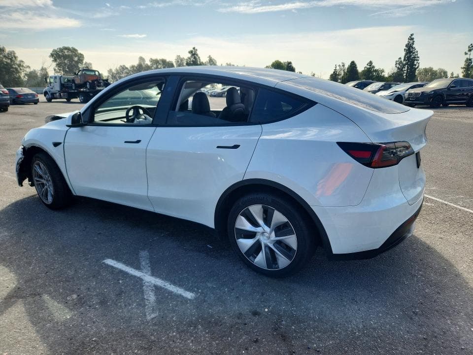 2024 TESLA MODEL Y 2