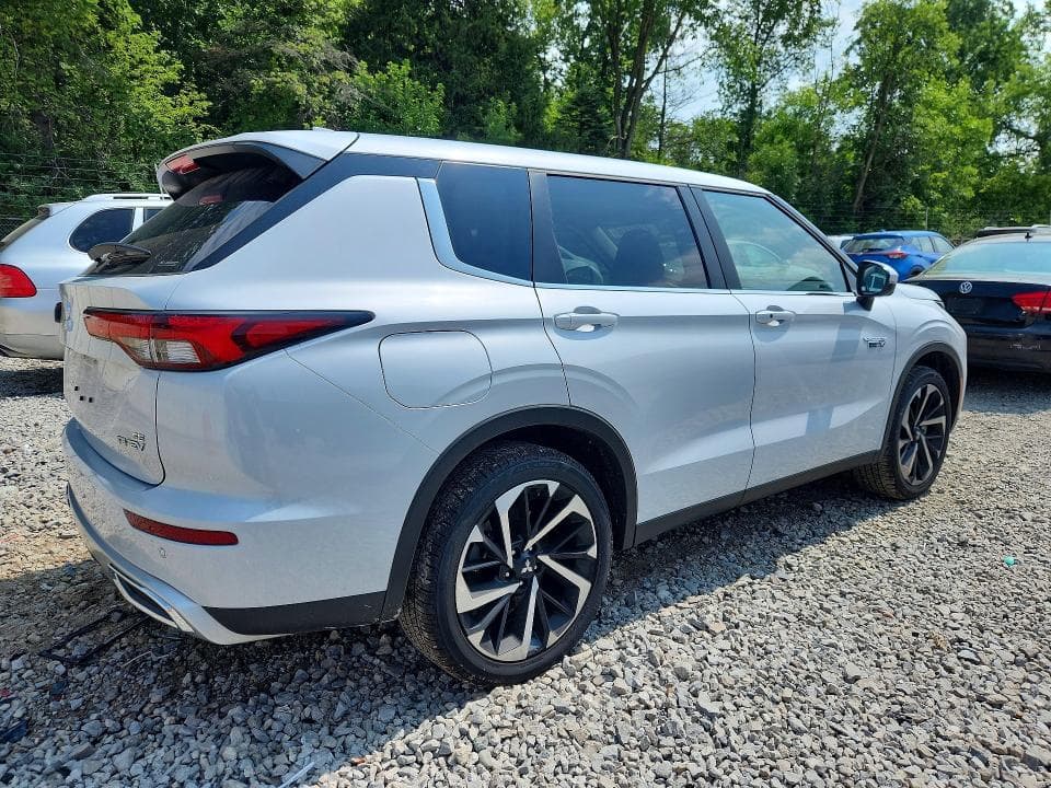 2025 MITSUBISHI OUTLANDER SE 3
