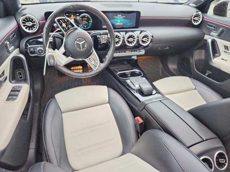 2021 MERCEDES-BENZ A 220 8