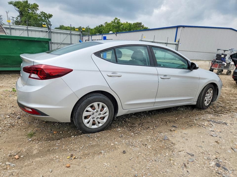 2019 HYUNDAI ELANTRA SE 3