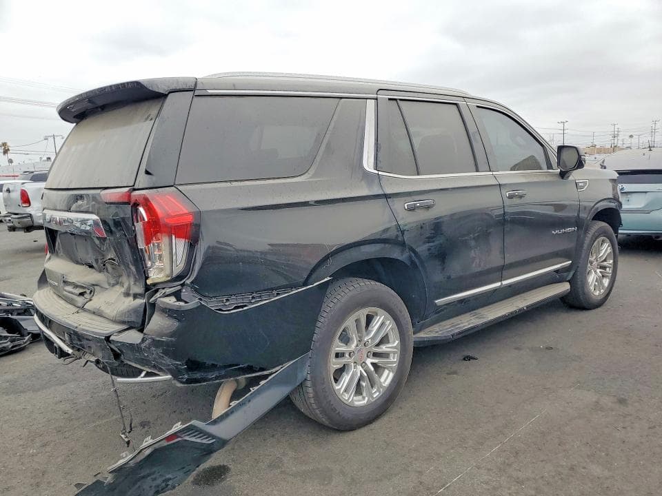 2022 GMC YUKON SLT 3