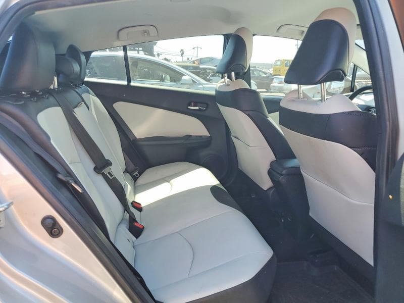 2017 TOYOTA PRIUS THREE TOURING 10