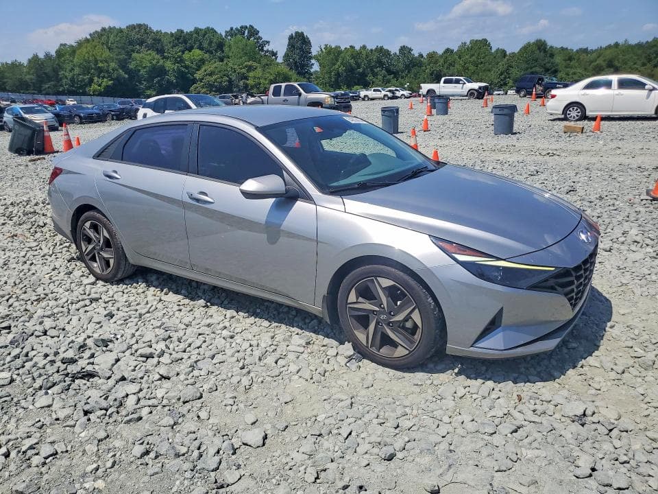 2023 HYUNDAI ELANTRA SEL 4