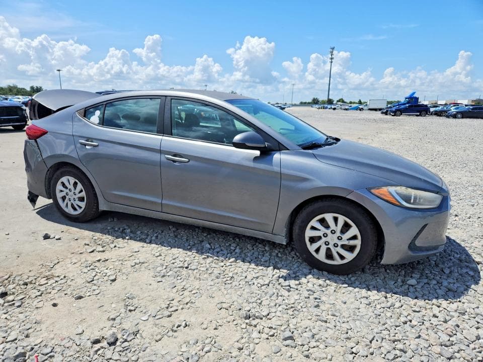 2018 HYUNDAI ELANTRA SE 4