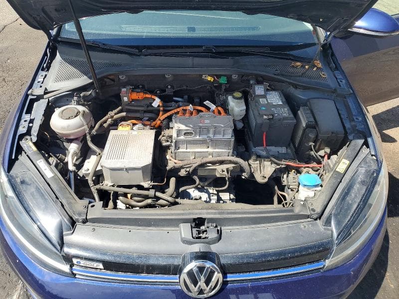 2017 VOLKSWAGEN E-GOLF SE 11