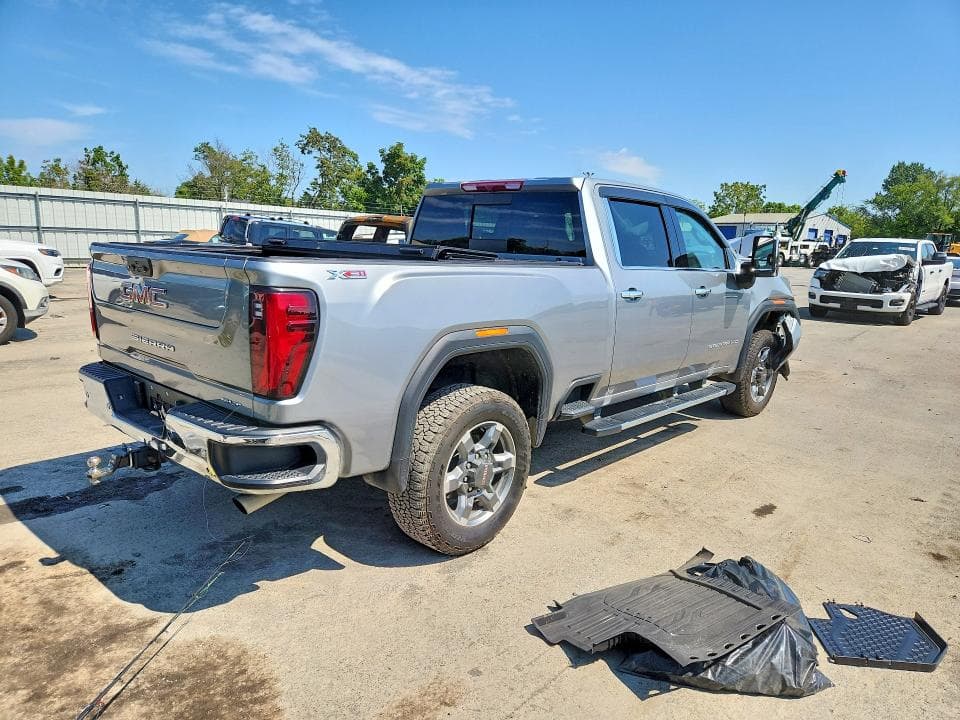 2025 GMC SIERRA K2500 SLT 3