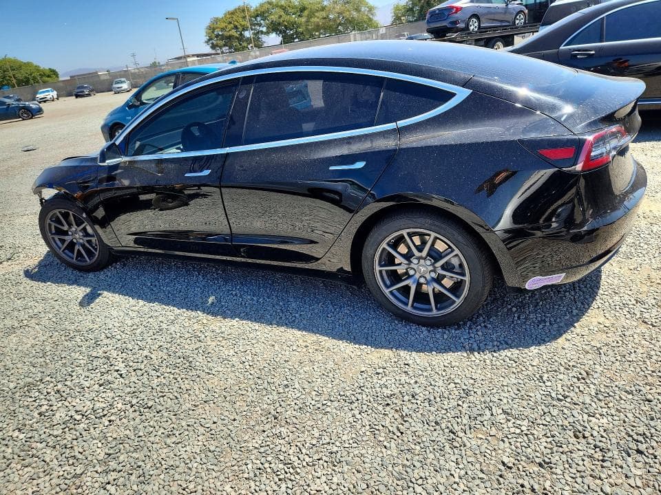 2018 TESLA MODEL 3 2