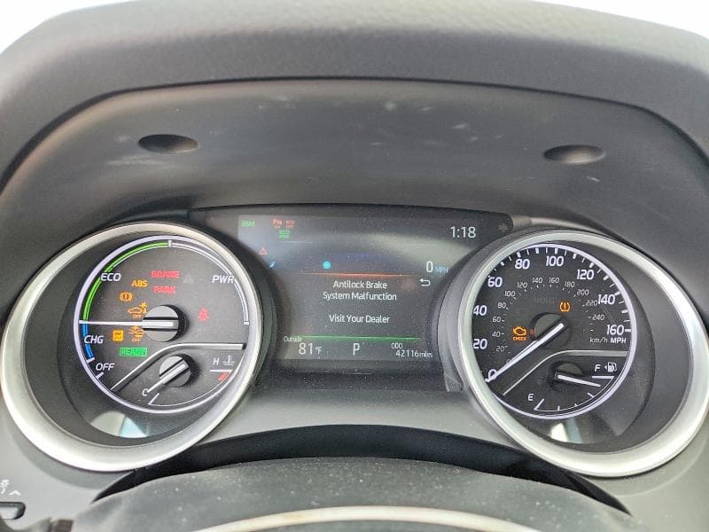 2023 TOYOTA CAMRY XLE 9