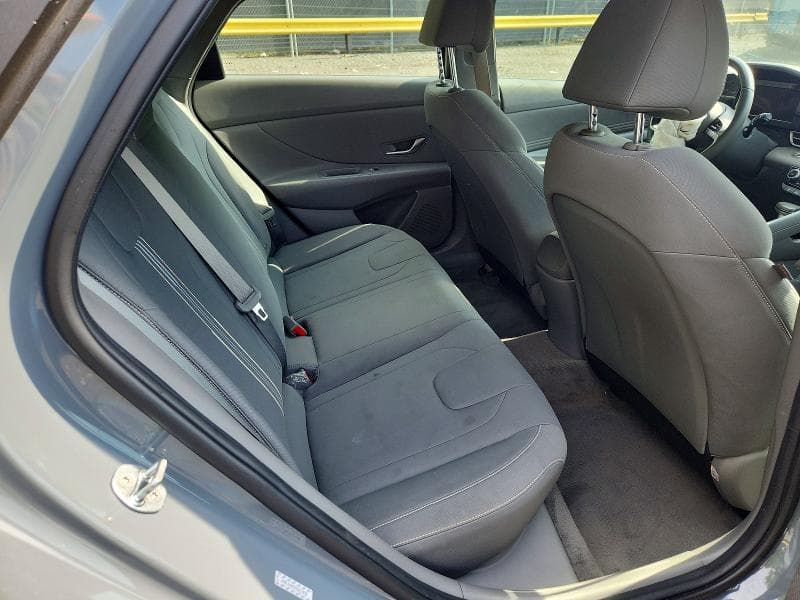 2022 HYUNDAI ELANTRA SEL 10