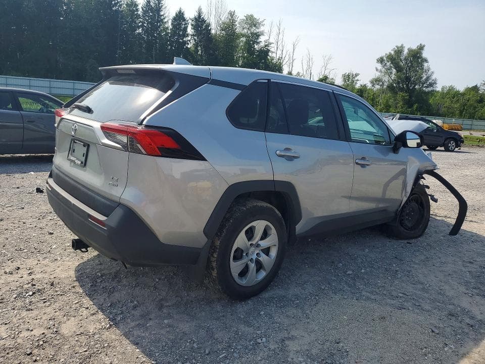 2022 TOYOTA RAV4 LE 3