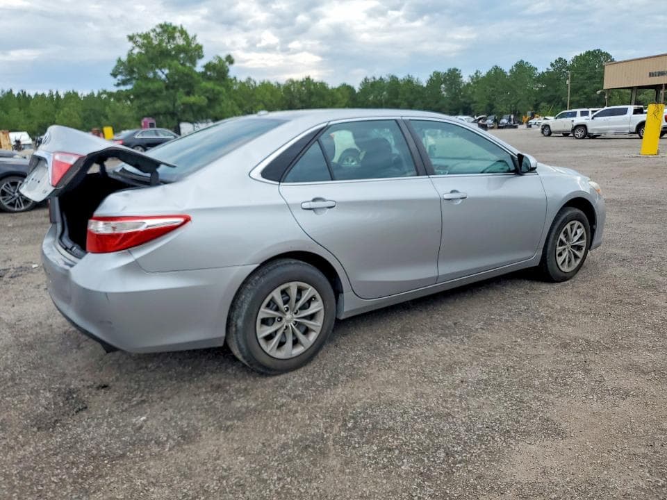 2017 TOYOTA CAMRY LE 3