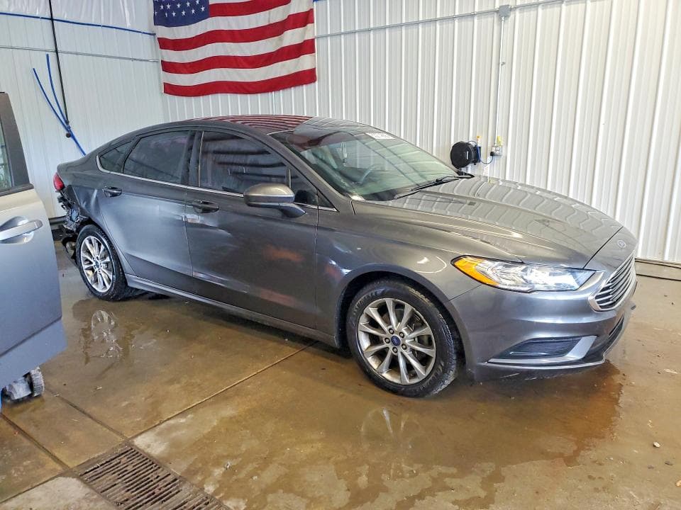 2017 FORD FUSION SE 4