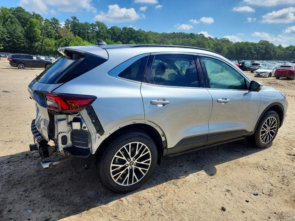 2024 FORD ESCAPE 3