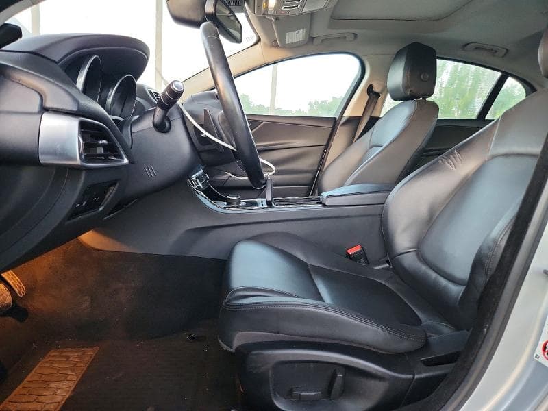 2018 JAGUAR XE PREMIUM 7