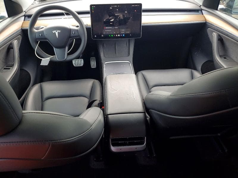 2024 TESLA MODEL Y 8