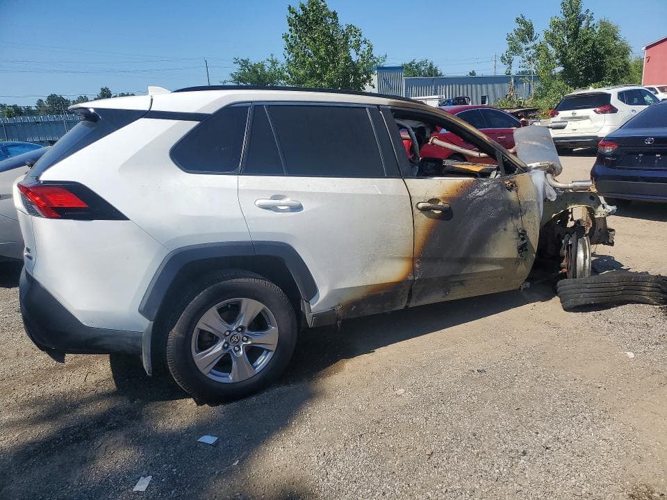 2022 TOYOTA RAV4 LE 3