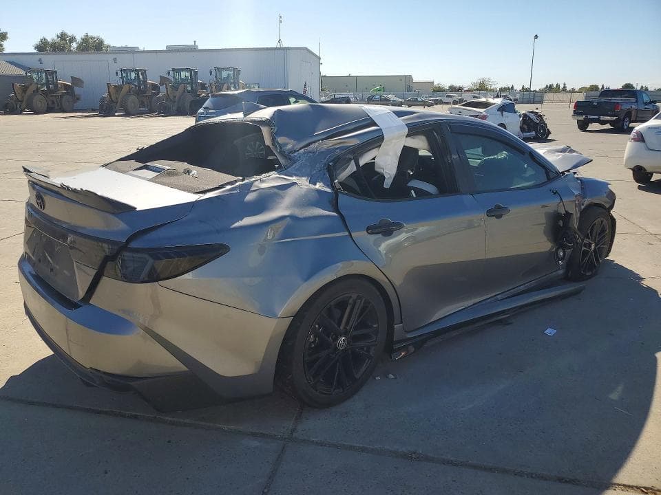 2025 TOYOTA CAMRY SE 3