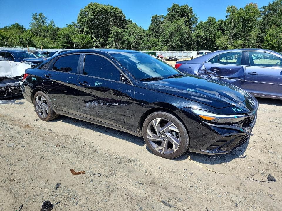 2025 HYUNDAI ELANTRA SEL SPORT 4