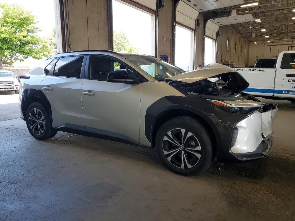 2023 TOYOTA BZ4X XLE 4