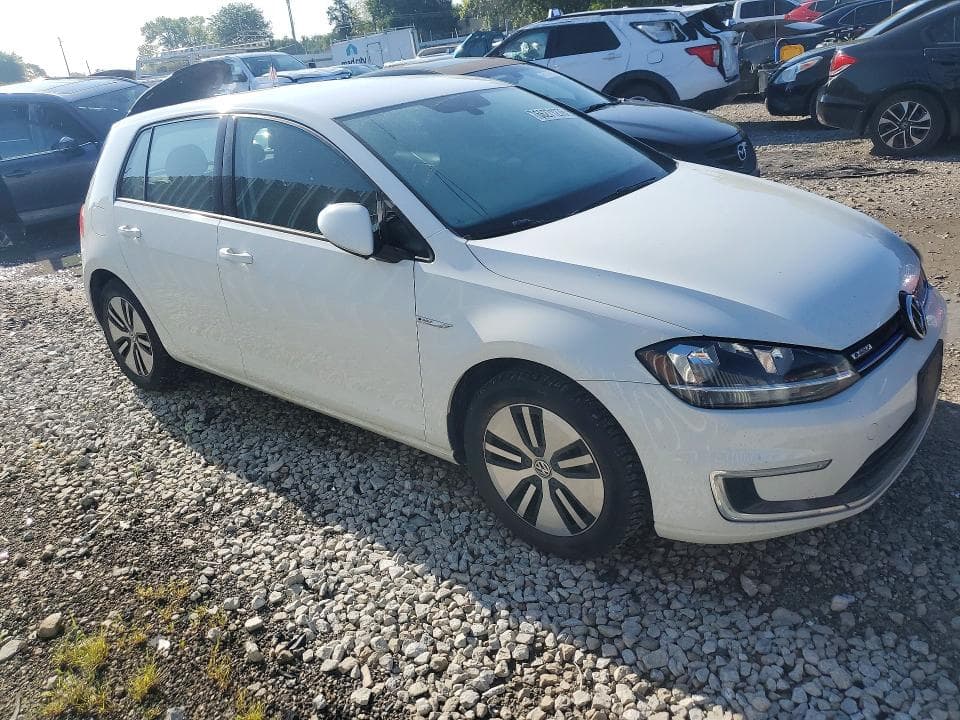 2017 VOLKSWAGEN E-GOLF SE 4