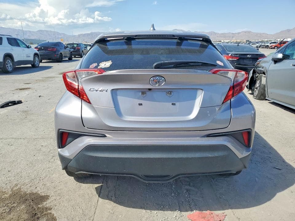 2020 TOYOTA C-HR XLE 6