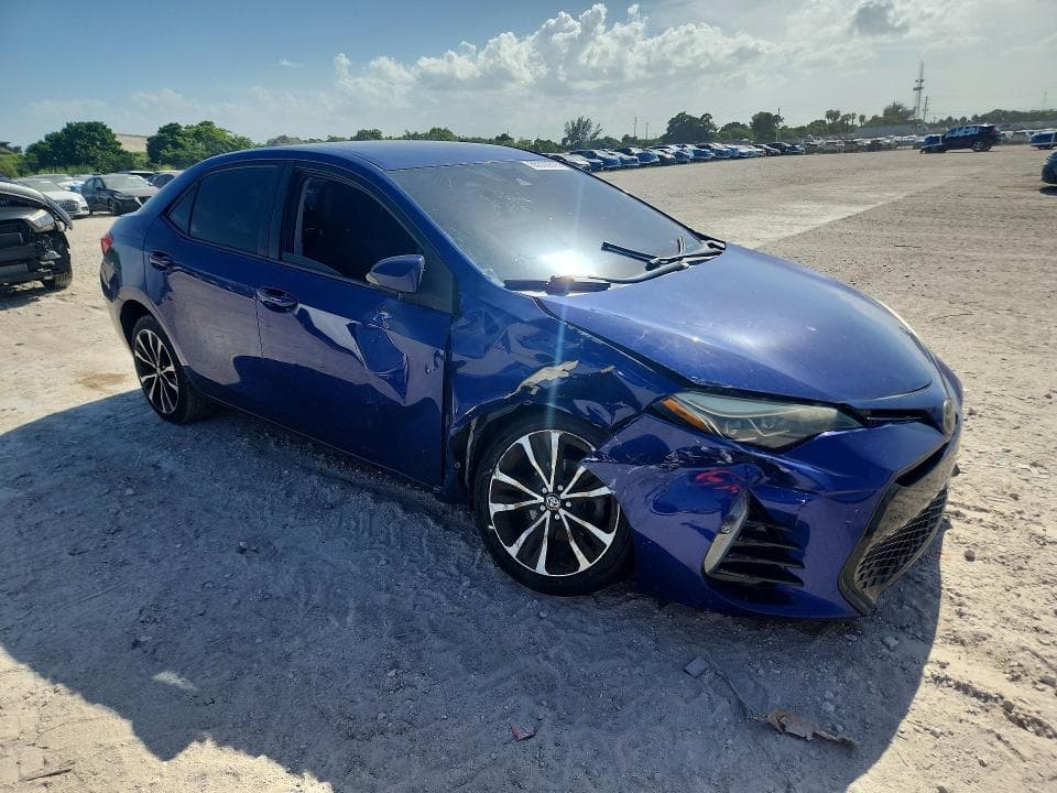 2017 TOYOTA COROLLA SE 4